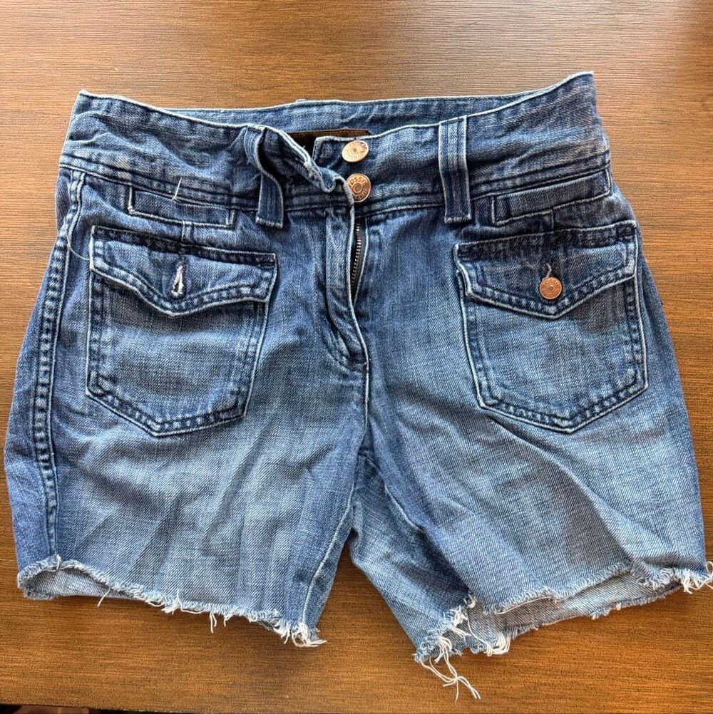 Fossil Vintage Medium Wash Denim Cargo Pocket Jean Shorts Size 27